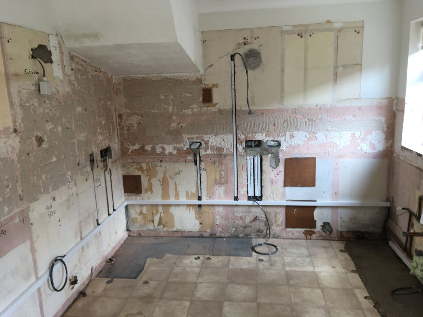 Builders & kitchen fitters